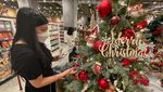 Ornamen Natal Mulai Hiasi Pusat Perbelanjaan