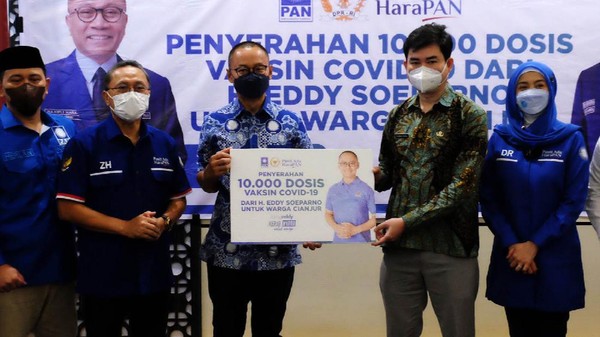 PAN Serahkan 10 Ribu Dosis Vaksin di Cianjur