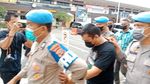 Penampakan Oknum Polisi Medan Peras Warga Digiring ke Tahanan