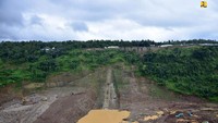 Bendungan Meninting merupakan bendungan yang baru dimulai pengerjaannya tahun 2019 dan termasuk dalam pembangunan Proyek Strategis Nasional (PSN) dalam rangka mendukung ketahanan pangan dan air, khususnya di Kawasan Timur Indonesia.