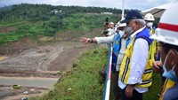 Menteri Basuki berpesan, agar dalam pembangunan bendungan, khususnya Meninting selalu memperhatikan kualitas yang terbaik, sebab menurutnya pembangunan bendungan memiliki risiko tinggi. 