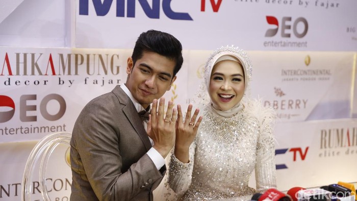 Ria Ricis Ria Ricis resmi menikah