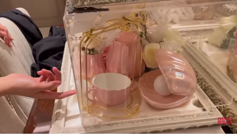 Seserahan Peralatan Makan Lucu Pernikahan Ria Ricis dan Teuku Ryan