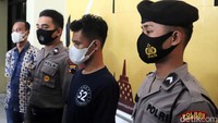 Peristiwa pembunuhan itu terjadi di rumah kontrakan di Kampung Aglik Selatan, Kelurahan Semawung Daleman, Kecamatan Kutoarjo, Purworejo pada Jumat (12/11) siang. Korban diketahui seorang wanita berstatus janda dengan empat anak bernama Mujiyani.