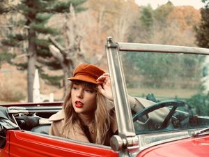 Taylor Swift-Ed Sheeran Penyanyi Pop Terfavorit AMA 2021