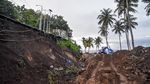 Tebing di Jalur Wisata Senggigi, NTB Longsor