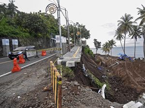 Jelang WSBK, Jalan di Kawasan Wisata Senggigi Amblas
