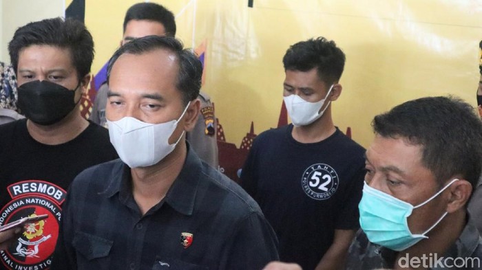 Tersangka pembunuhan wanita di kontrakan, Teguh Munandar saat rilis di Mapolres Purworejo