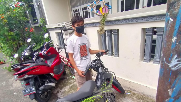Tuyahman senang motornya yang hilang 12 tahun lalu ditemukan Polres Pelabuhan Tanjung Priok