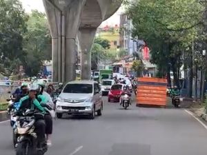 Warga Resah, Galian Kabel di Tendean Sering Bikin Macet