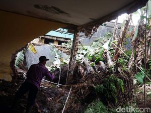 Bangunan SMAN 1 Lembang Porak Poranda Diterjang Banjir Bandang
