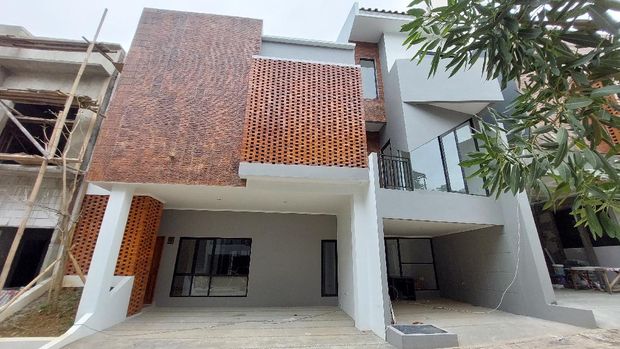 d'House Hunter: Cinere-Brigif d'House Hunter: Cinere-Brigif