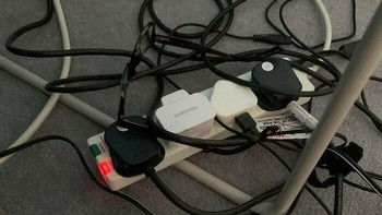 Coba cari di mana posisi kacamata di foto ini. Foto: Boredpanda