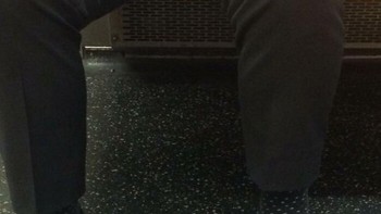 Kaos kaki transparan. Foto: Boredpanda