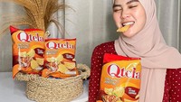 Pernikahan Henny dan Alvin juga sempat menghebohkan. Pasalnya pasangan ini belum lama bercerai sebelum menikah kembali. Foto: Instagram @hennyrahman