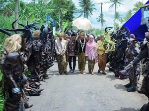 Viral Nikah di Malang Diiringi Monster