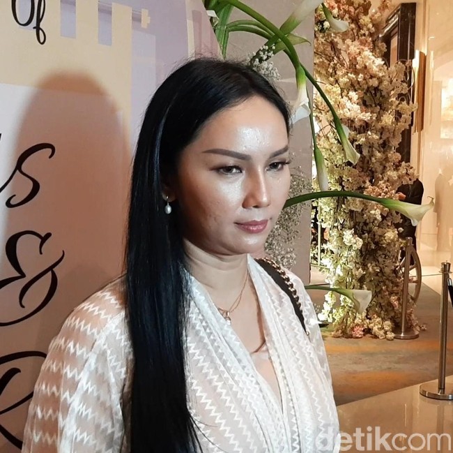 Kalina Oktarani Perang Komentar dengan Ibunda Vicky Prasetyo