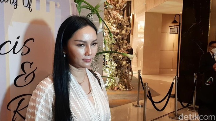 kalina oktarani kalina oktarani cerita soal uang ibu yang dicuri eks ART
