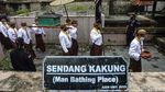 Melihat Tradisi Nawu Sendang di Makam Raja Mataram