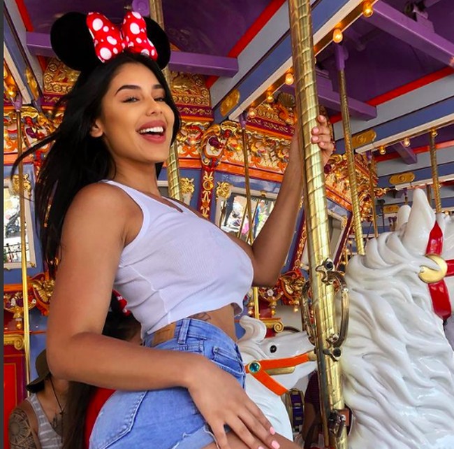 Wanita 27 tahun itu mengaku memiliki banyak dampak buruk setelah bergabung di OnlyFans. Reputasinya menjadi buruk Foto: dok. Instagram/@mia_francisss