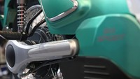 SM E-Classic dibekali motor listrik 1.500 W Hub Motor. Sumber tenaga disokong oleh baterai Lead Acid 60V 27 Ah. Pengisian baterai sampai penuh tak sampai 8 jam. Foto: Grandyos Zafna