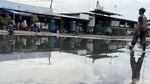 Pelabuhan Ikan Muara Baru Masih Terendam Banjir Rob