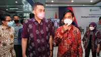 Pemerintah menargetkan sebanyak 30 juta pelaku usaha mikro, kecil, dan menengah (UMKM) sudah masuk digitalisasi pada tahun 2024.