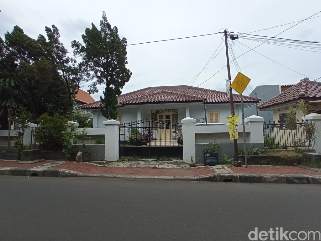 Peninggalan rumah Belanda di Depok Lama