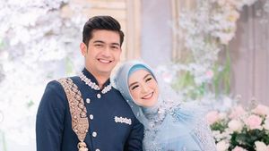 7 Gaya Ria Ricis Heboh Pakai Gaun Menyala saat Dinikahi Teuku Ryan