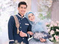 7 Gaya Ria Ricis Heboh Pakai Gaun Menyala saat Dinikahi Teuku Ryan