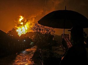 Tanda Tanya Sambaran Petir di Balik Terbakarnya Kilang Pertamina