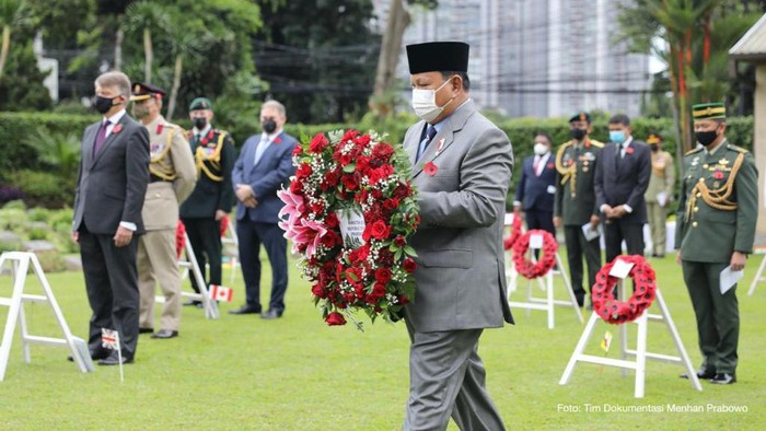 Potret Prabowo Subianto Hadiri Remembrance Sunday Bersama Dubes Inggris Potret Prabowo Subianto Hadiri Remembrance Sunday Bersama Dubes Inggris