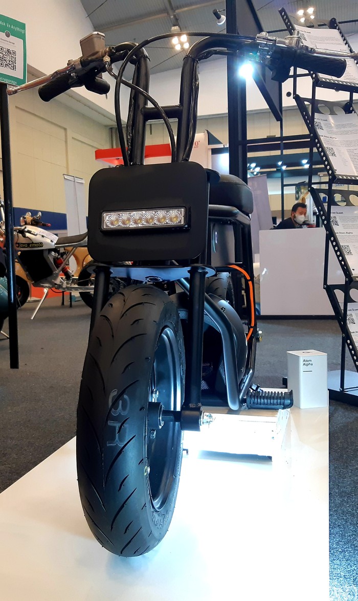 Quest Motors merilis motor listrik pertama Atom Alpha di GIIAS 2021.