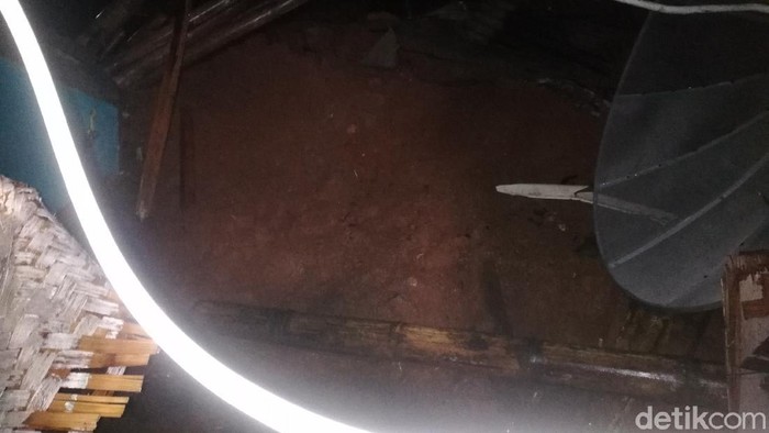 Seorang ibu di Sumedang tewas tertimbun longsor