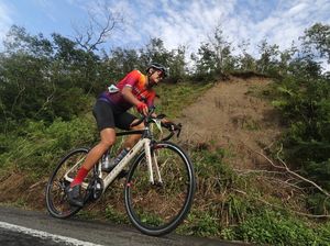 Serunya Adu Gowes di Lereng Gunung Kelud