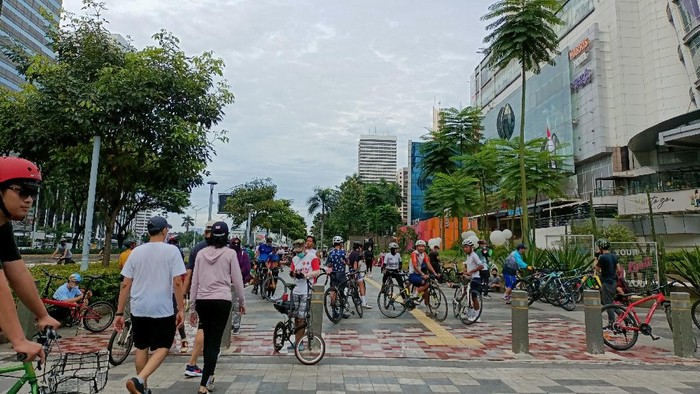 Warga Ramai Berolahraga di Kawasan Sudirman-Thamrin