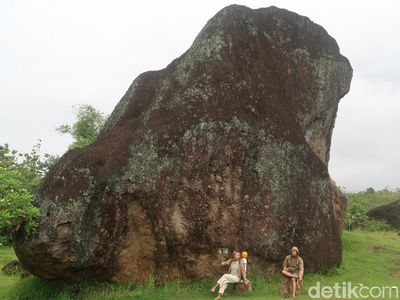 Potret Bebatuan yang Konon Digendong dari Merapi