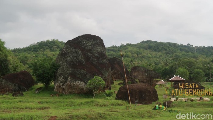 Wisata Watu Gendong Wisata Watu Gendong di Gunungkidul