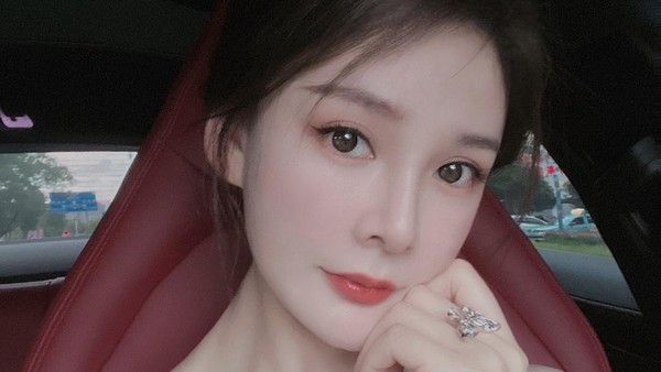 10 Foto Wanita yang Oplas Agar Mirip Artis, Sukses Jadi Pemeran Penggantinya