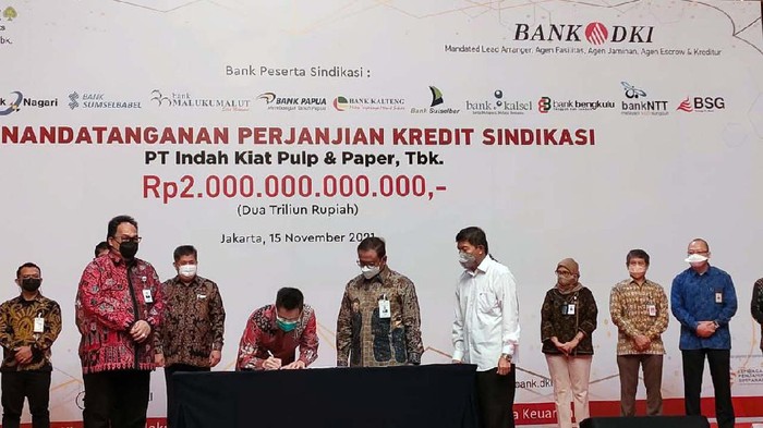 13 Bank Pembangunan Daerah Seluruh Indonesia (BPD SI) menyalurkan kredit investasi kepada PT Indah Kiat Pulp & Paper, Tbk (IKPP). Nilainya mencapai Rp 2 T.