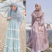 Larissa Chou dikabarkan berseteru dengan istri baru mantan suaminya, Henny Rahman. Kabar tersebut muncul setelah tim Larissa mengunggah curhatan yang disebut mengungkap kecemburuan Henny pada ibu satu anak itu. Foto: Dok. Instagram @larissachou & @hennyyrahman.