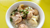 Bakwan Malang Bejo bisa jadi referensi tempat makan yang enak di Tebet, Jakarta Selatan. Hanya bermodalkan gerobak sederhana, namun rasanya lezat. Harga seporsinya juga sangat terjangkau, bisa dibeli mulai dari Rp 10.000.  Foto: iStock