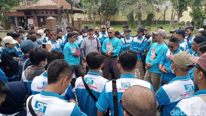 Buruh di Cianjur menuntuk kenaikan UMK menjadi Rp 3,2 juta