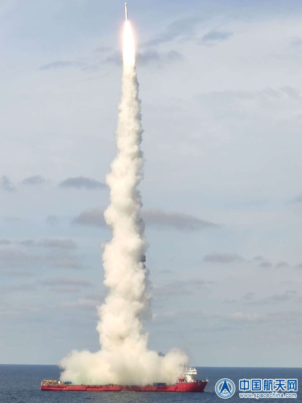 China bangun kapal khusus untuk peluncuran roket ke luar angkasa.