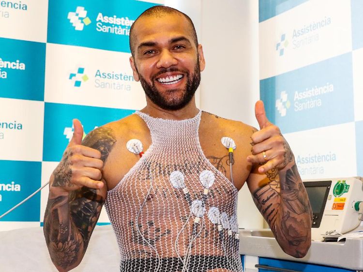 Dani Alves di Barca: 20, 2, 22, 6, 8