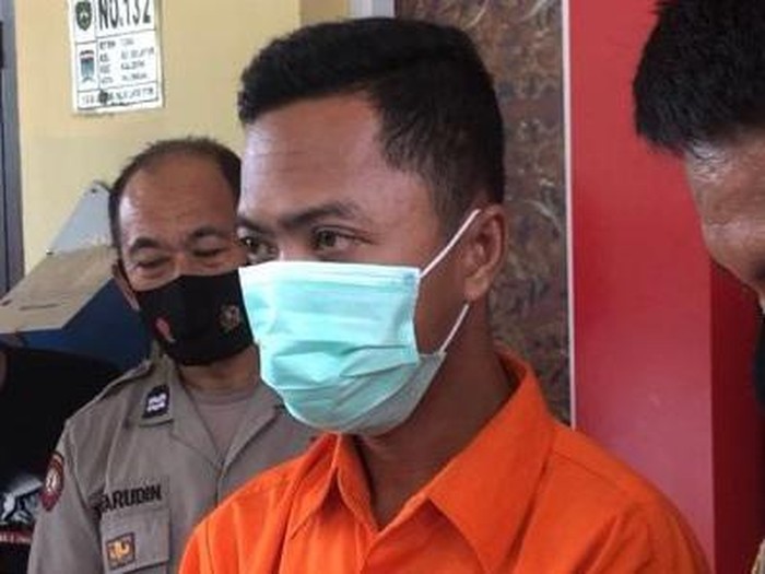Dua pria di Palembang ditangkap lantaran melakukan pencurian demi bisa bermai judi slot.