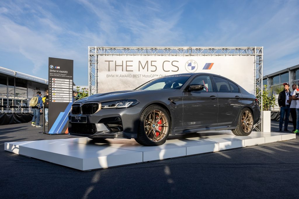 Fabio Quartararo Dapat Hadiah BMW M5 CS