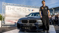 Quartararo menjadi pemenang BMW M Award musim ini. Penghargaan ini merupakan kegiatan BMW M sebagai Mobil Resmi MotoGP dan diberikan untuk ke-19 kalinya pada tahun 2021. Foto: Dok. BMW