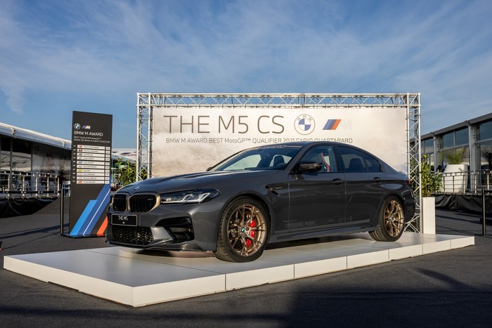Fabio Quartararo Dapat Hadiah BMW M5 CS