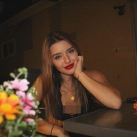 Meski mungkin wajahnya tidak terlalu familiar, Fatima sendiri sudah mendalami industri hiburan. Sebagai aktris cilik, ia sudah tampil dalam 70 iklan televisi bahkan jadi model di runaway.Foto: Instagram @fatimaptacek